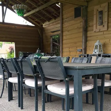 Prázdninový dům In With Garden