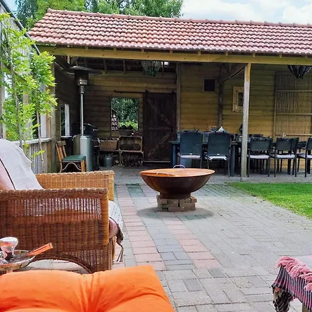 Casa de Férias In With Garden Soerendonk